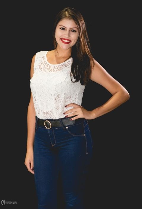 Maria Izabela Correa Simão, 17 anos