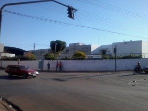 Esclarecimento sobre o conjunto semafórico instalado nas esquinas da Rua São Pedro com a Rua Dr. José L. de Melo.
