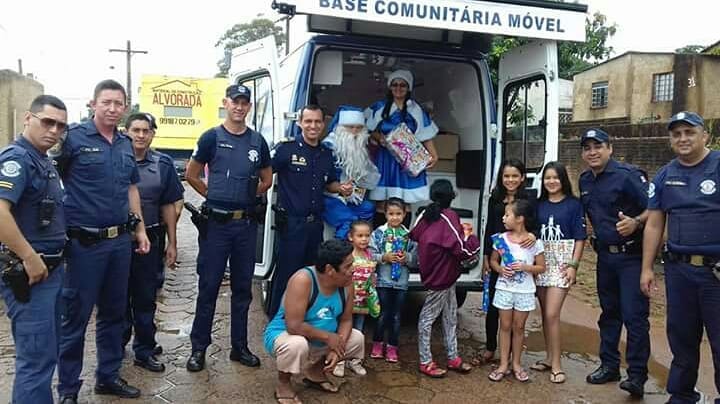 GCM de Itararé (SP) entrega cerca de dois mil brinquedos às crianças no Natal