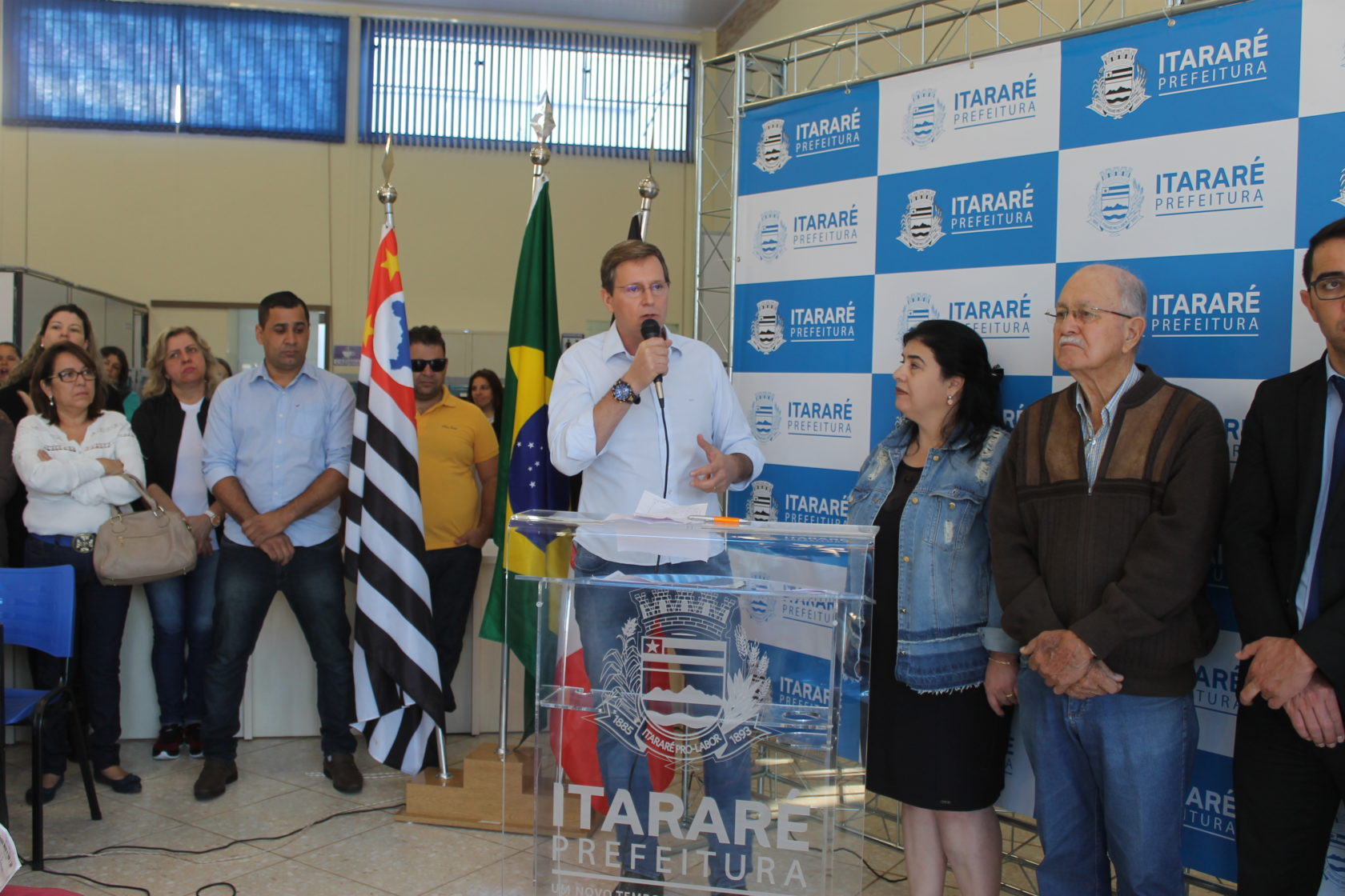 Heliton do Valle entrega nova sede da Farmácia Municipal de Itararé (SP)