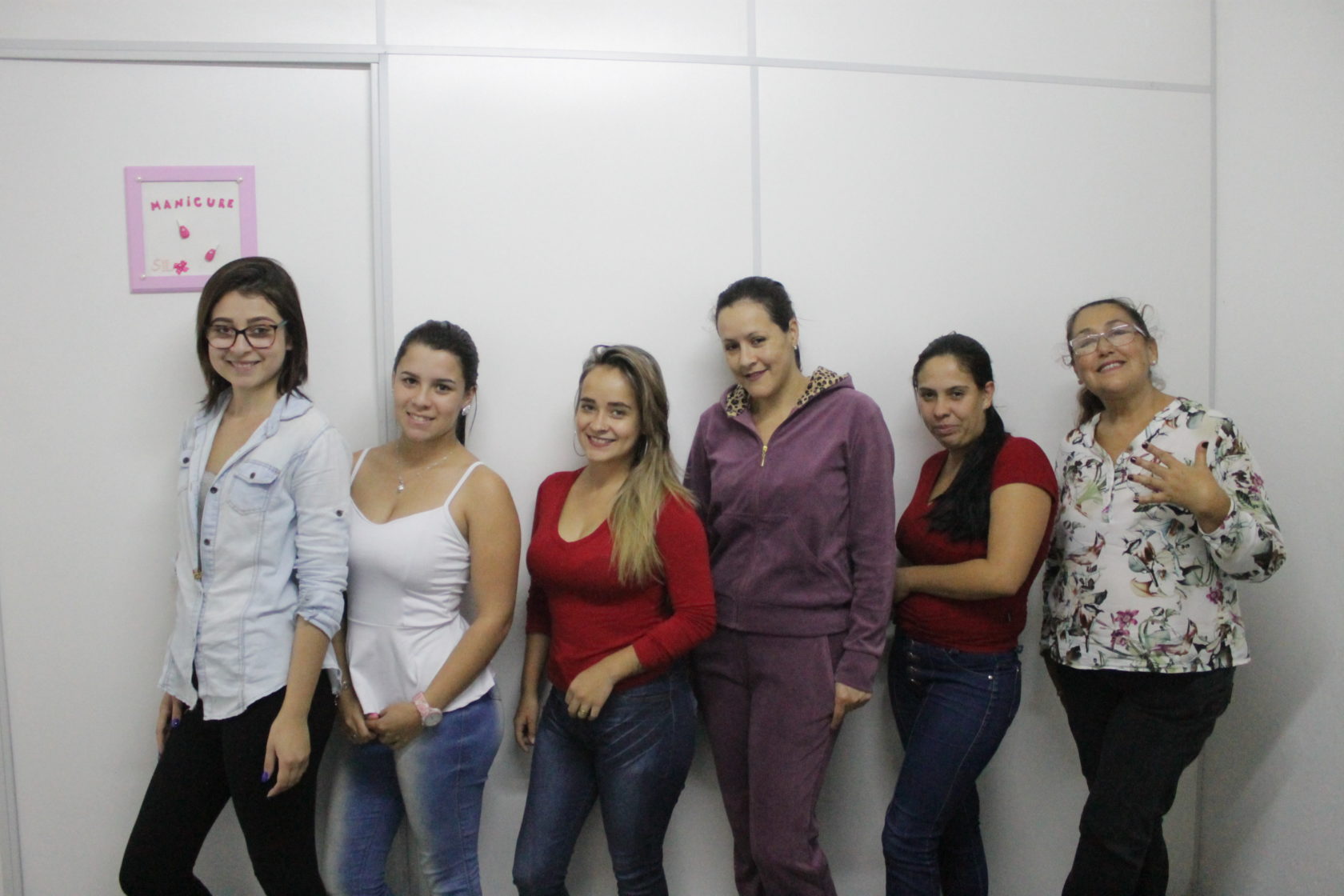 No Dia da Manicure, Prefeitura de Itararé (SP) homenageia profissionais dedicados a cuidar da autoestima da população