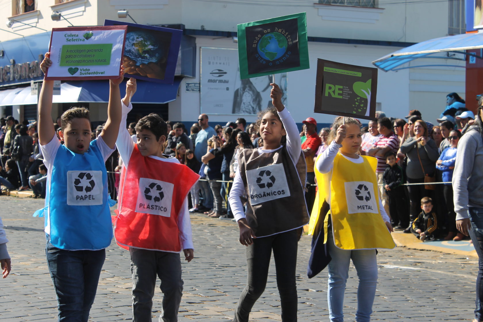 Itararé (SP) 125 anos: Desfile cívico comemora aniversário da cidade