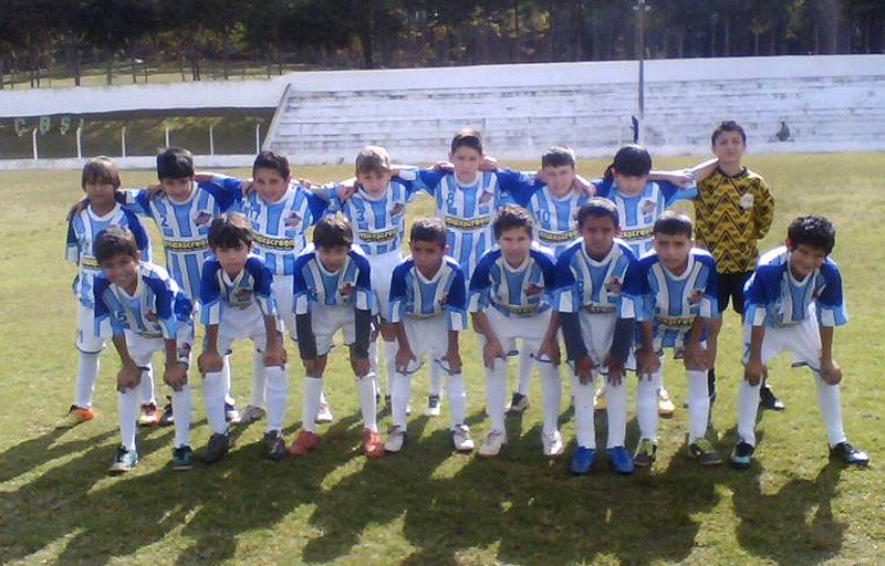 Projeto Escolinha de Futebol do Jardim Alvorada participa de amistoso em Bom Sucesso de Itararé