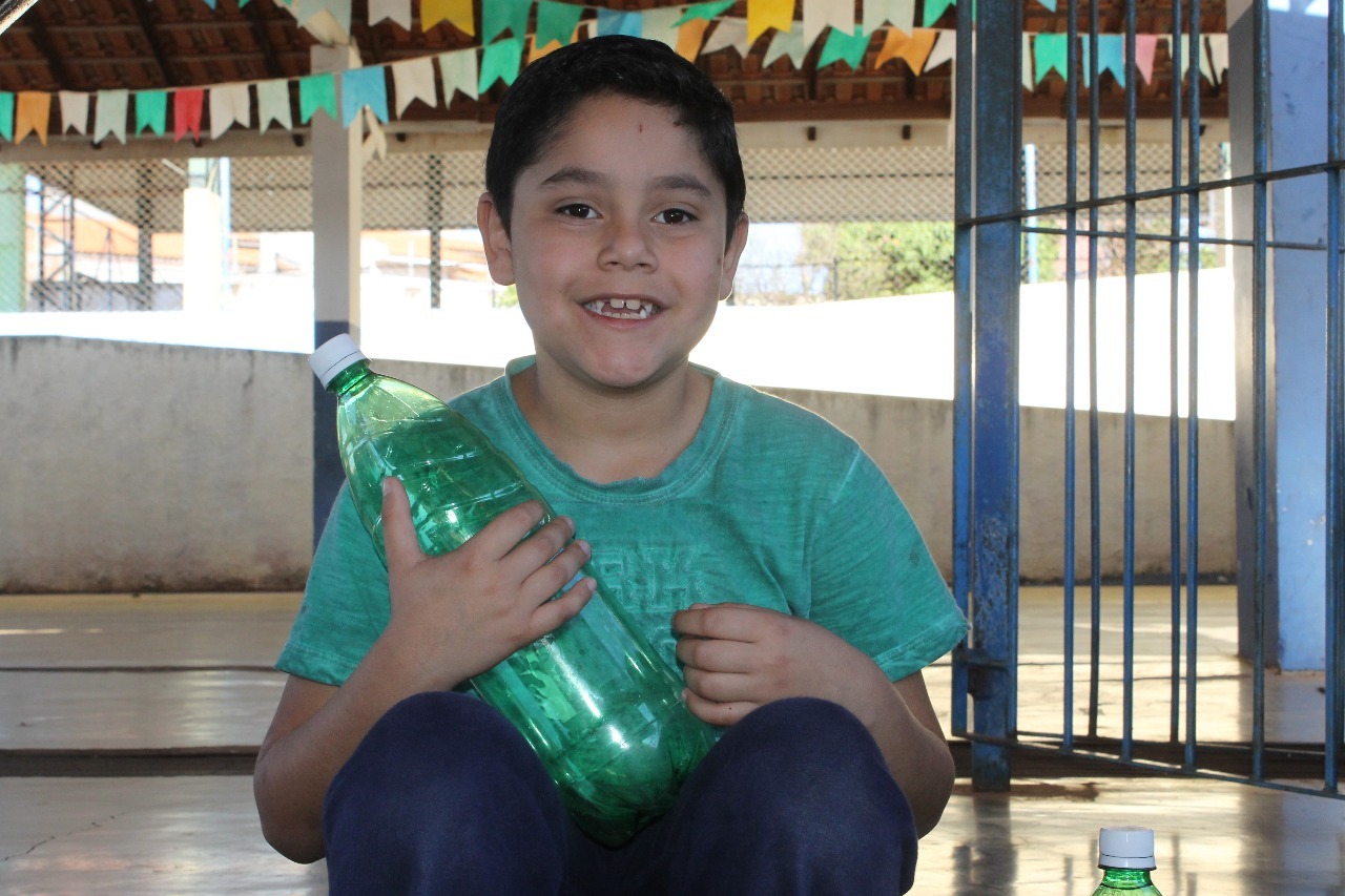 Em Itararé (SP), aluno de 7 anos arrecada mil quilos de material reciclável