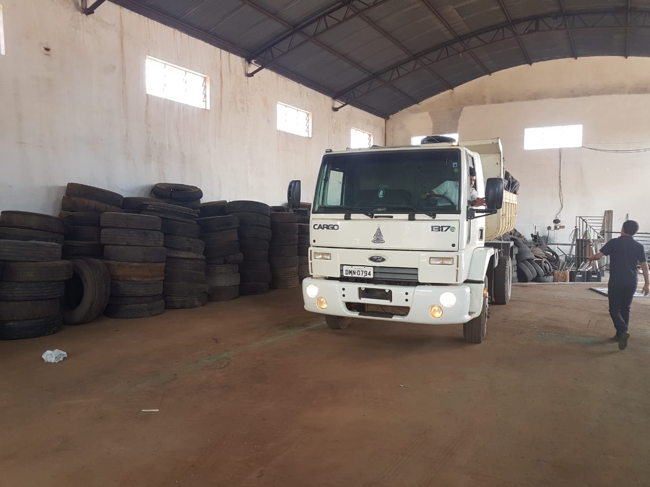 Prefeitura de Itararé (SP) realiza trabalho de captação de pneus inservíveis