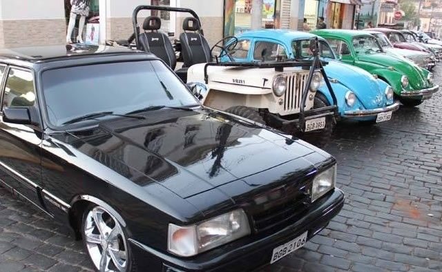 Desfile de carros antigos será uma das atrações do desfile de aniversário de Itararé (SP)