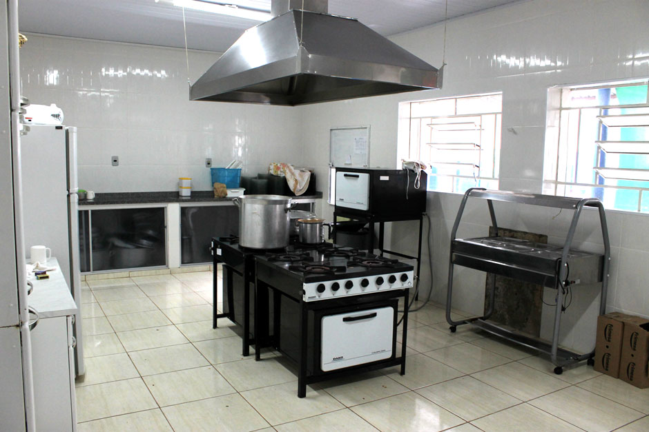 Prefeitura reforma cozinha de Escola Municipal