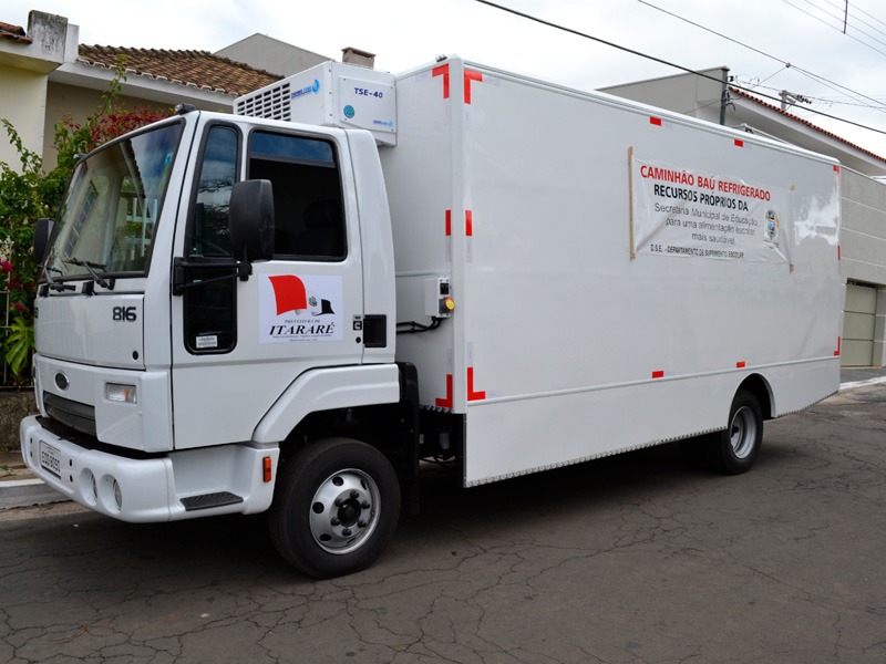 Secretaria de Educação adquire caminhão refrigerado