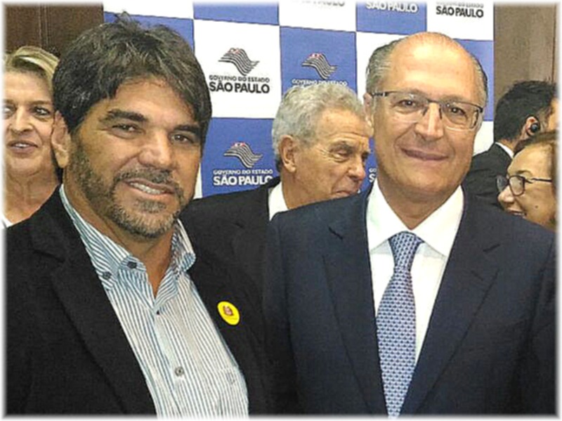 Zé Eduardo esteve com Geraldo Alckmin e garantiu mais 37 títulos de imóveis para Itararé