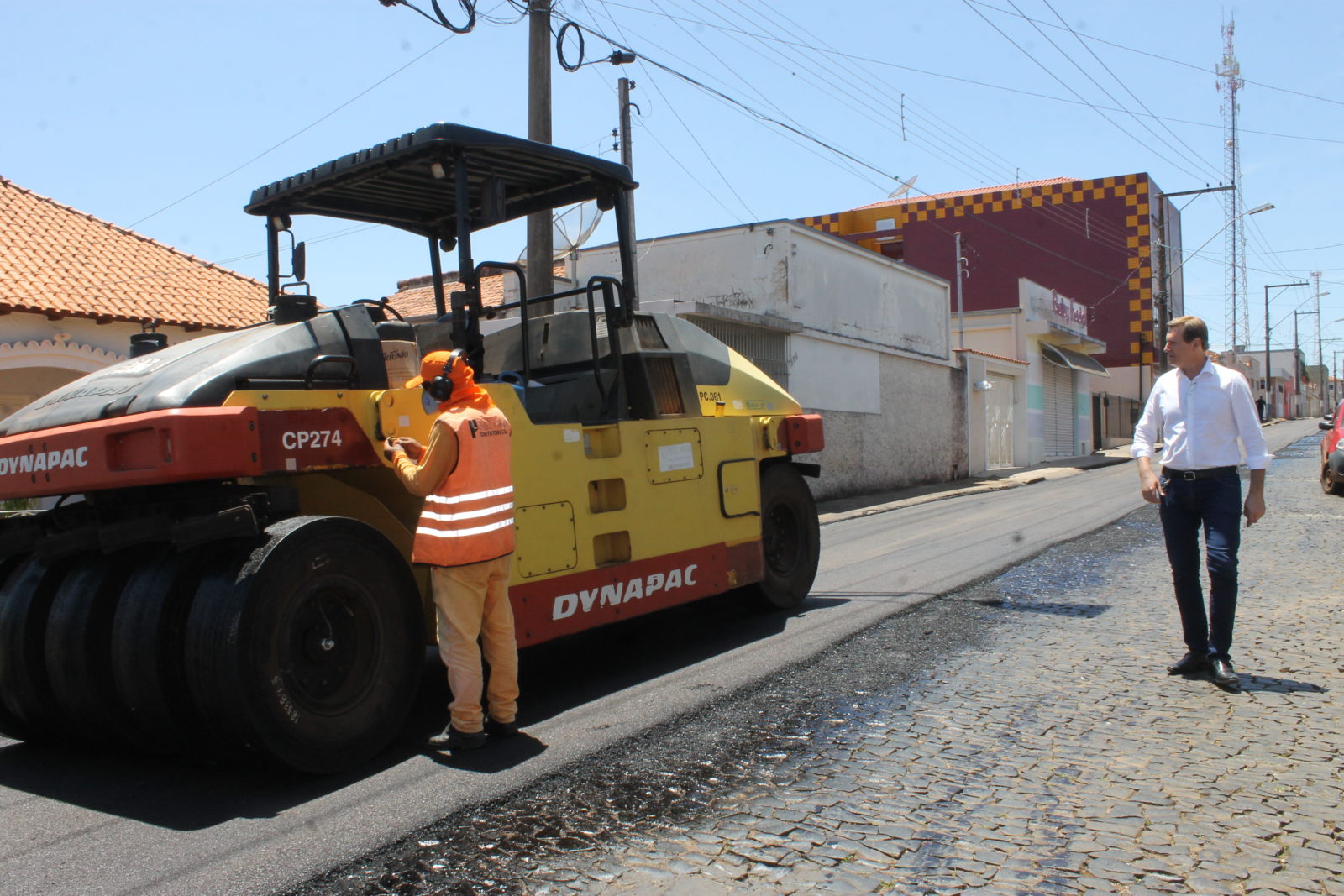 Prefeitura de Itararé (SP) realiza obras de recapeamento em Itararé (SP)