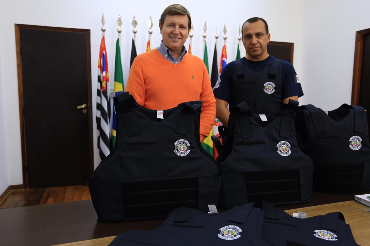 Com recursos próprios, Prefeitura de Itararé (SP) adquire 18 novos coletes balísticos para a GCM