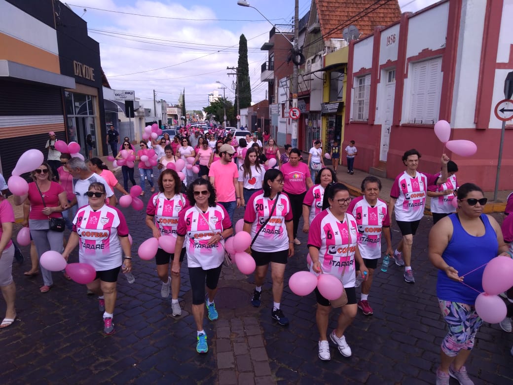 Ações da Prefeitura em prol a campanha Outubro Rosa mobilizam mais de 250 pessoas em Itararé (SP)
