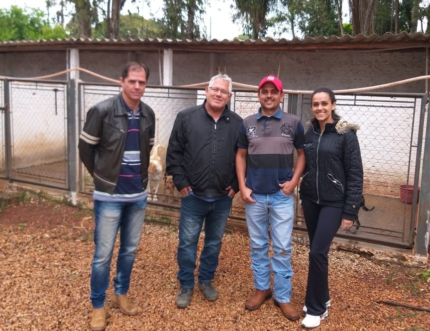 Secretaria de Agricultura e Pecuária de Itararé (SP) realiza visita técnica ao Canil Municipal de Itapeva (SP)