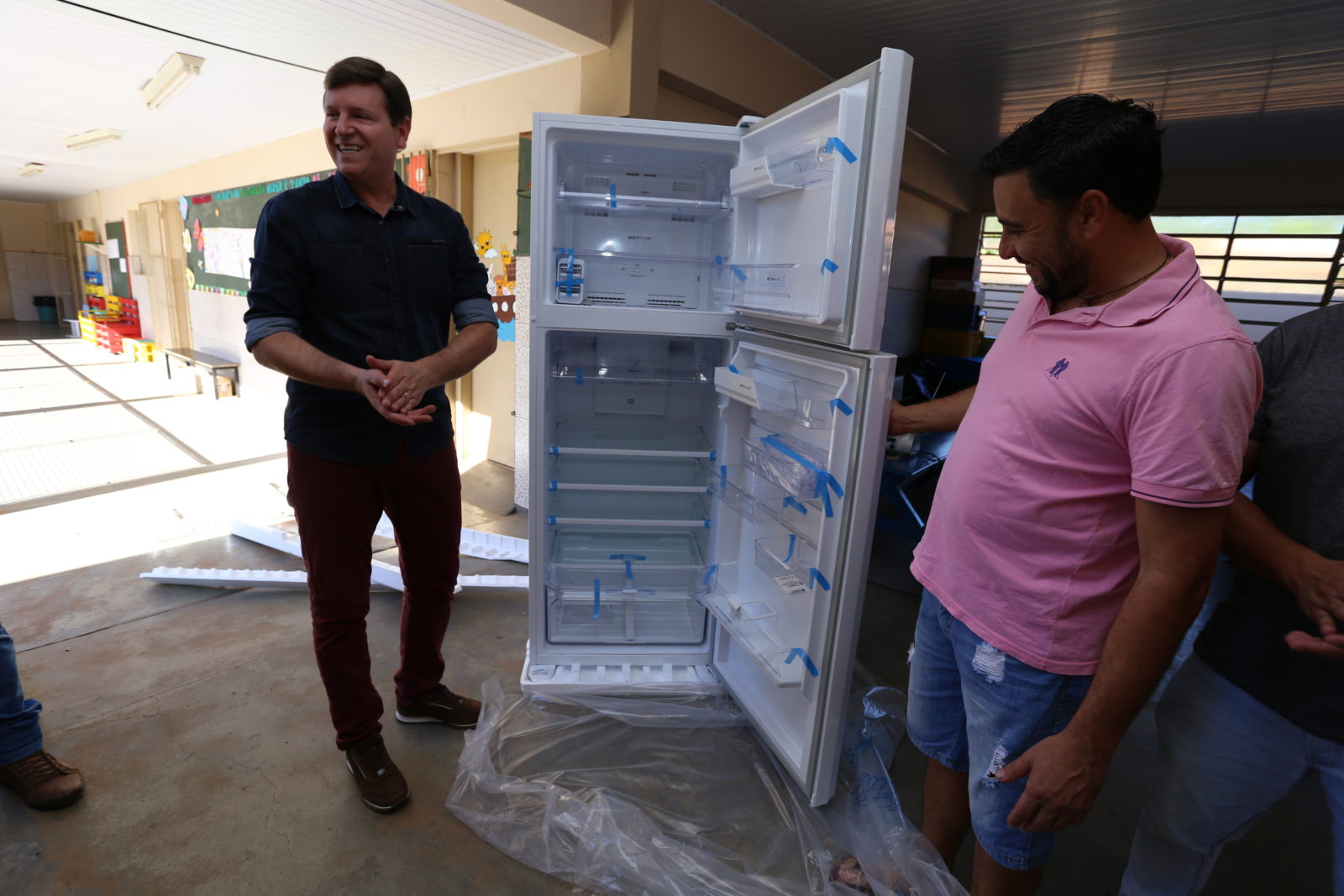 Prefeitura de Itararé (SP) entrega geladeiras novas a Rede Municipal de Ensino