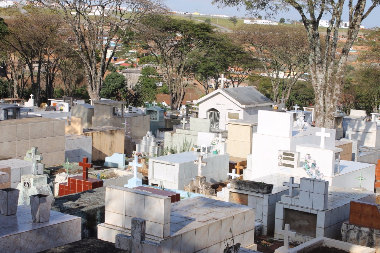 Dia de Finados: Prefeitura de Itararé (SP) alerta à população sobre prazo para reformas de túmulos