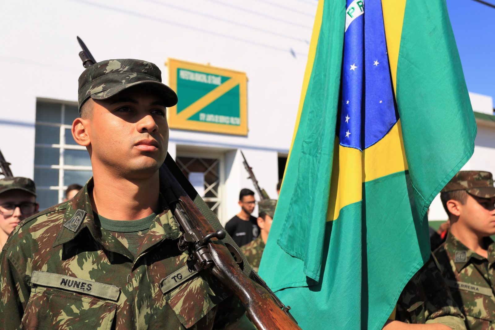 Tiro de Guerra de Itararé (SP) realiza solenidade em comemoração ao Dia da Bandeira