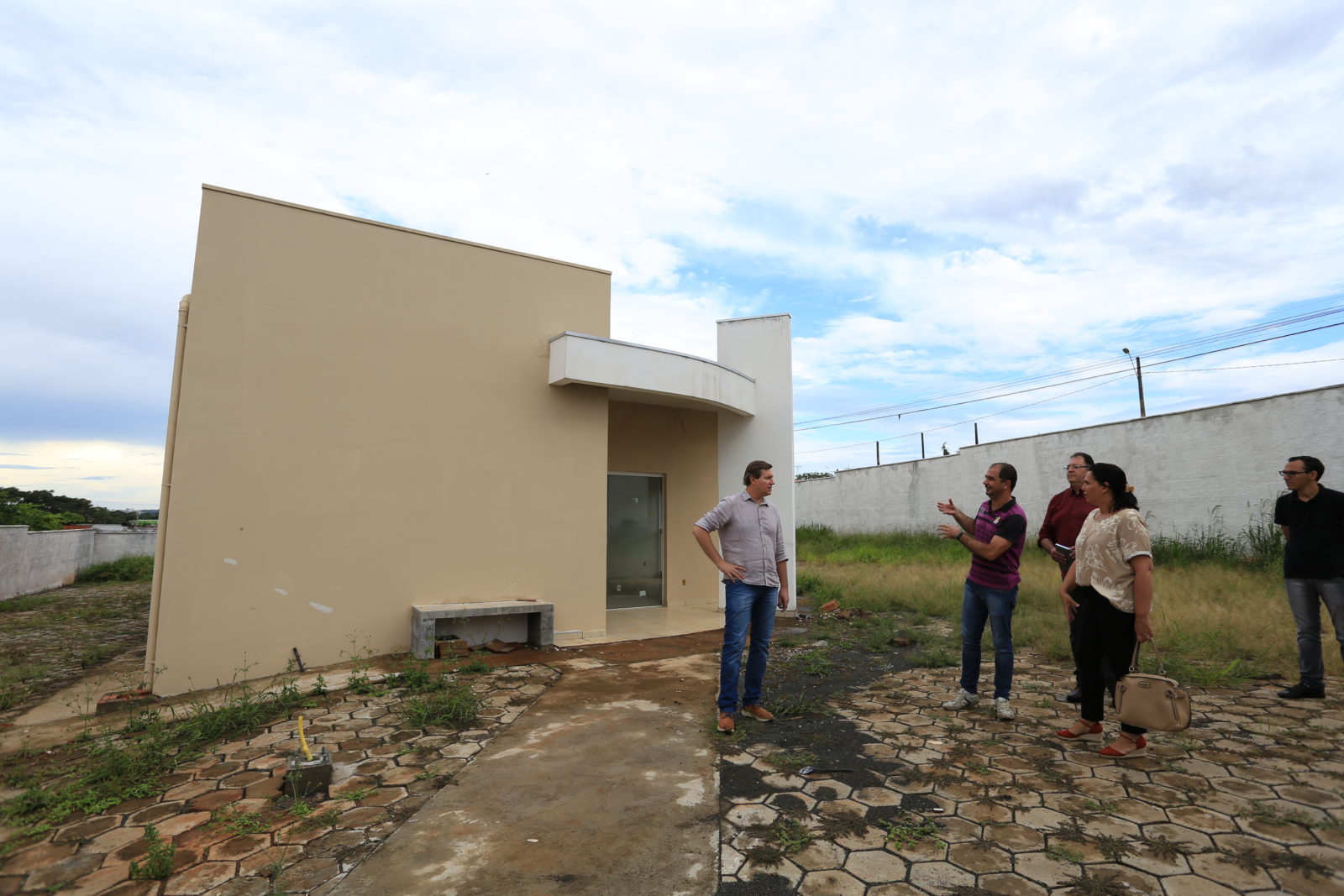 Prefeito de Itararé (SP) realiza visita nas futuras instalações do Cras Novo Horizonte