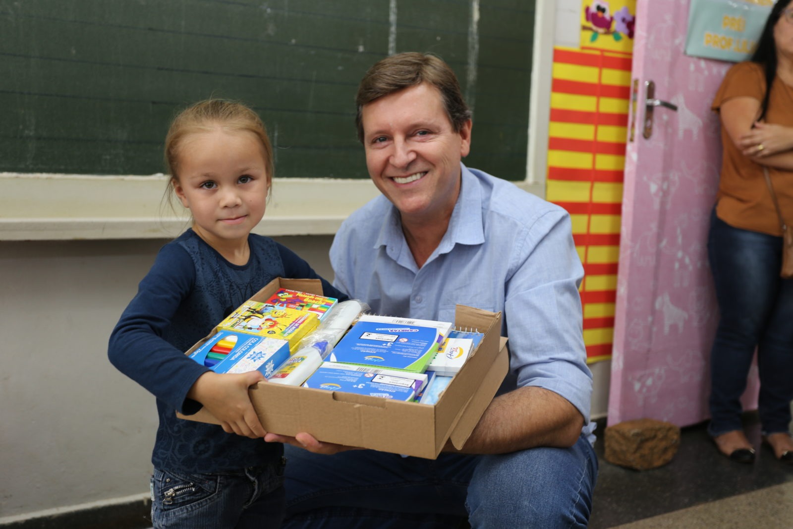 Pelo terceiro ano consecutivo, Prefeitura de Itararé (SP) entrega kits de material escolar