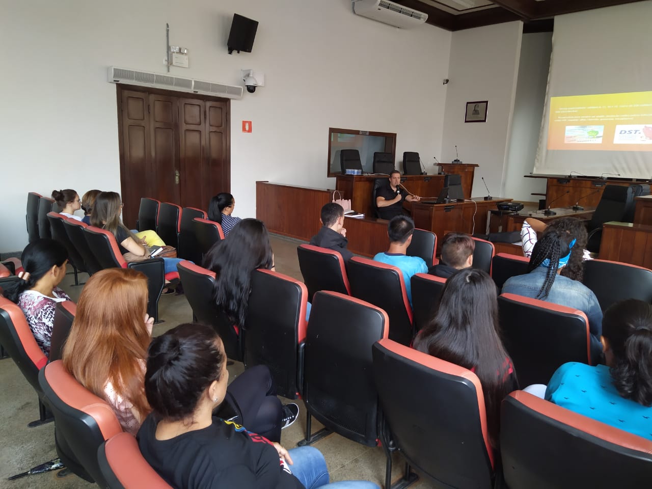 Assistência Social de Itararé (SP) realiza palestra sobre a prevenção da gravidez na adolescência