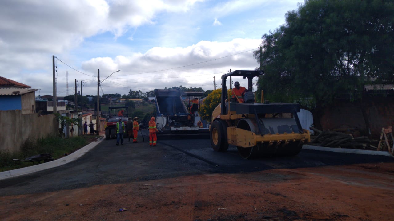 Prefeitura de Itararé (SP) dá início às obras de pavimentação em mais três bairros do município