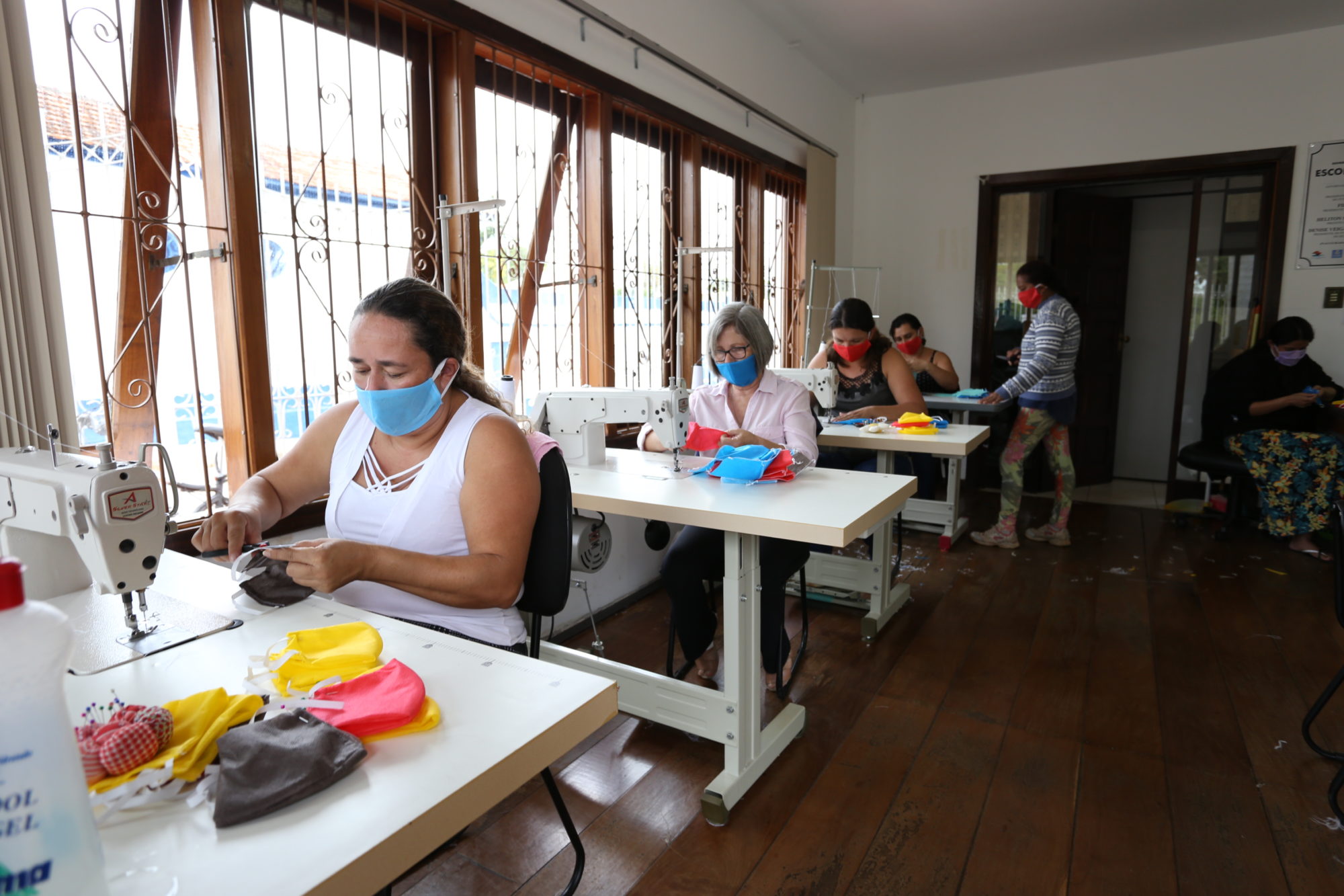 Coronavírus: Em Itararé (SP) voluntárias produzem máscaras para distribuição gratuita