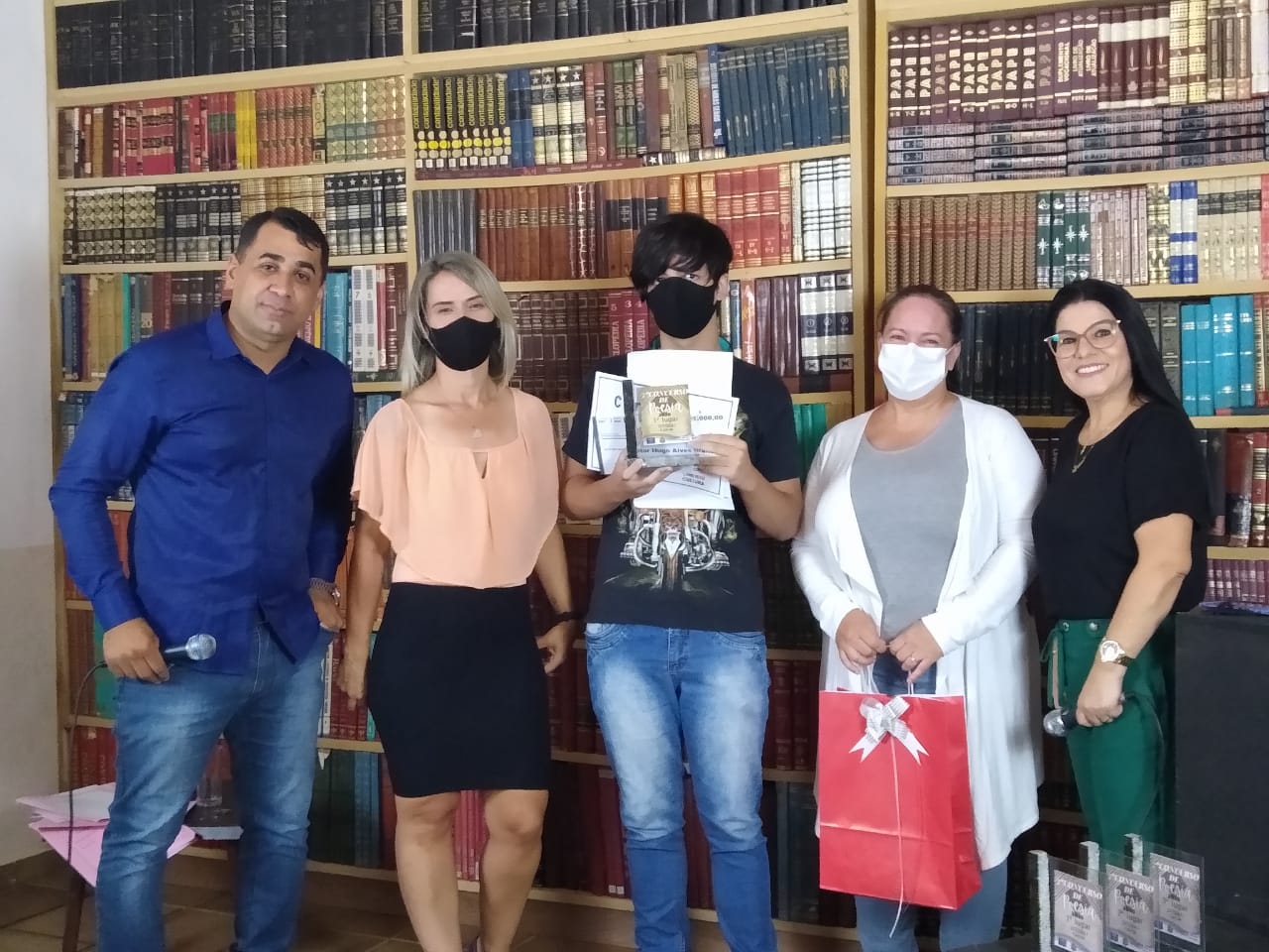Prefeitura de Itararé (SP) premia vencedores do concurso de Poesia