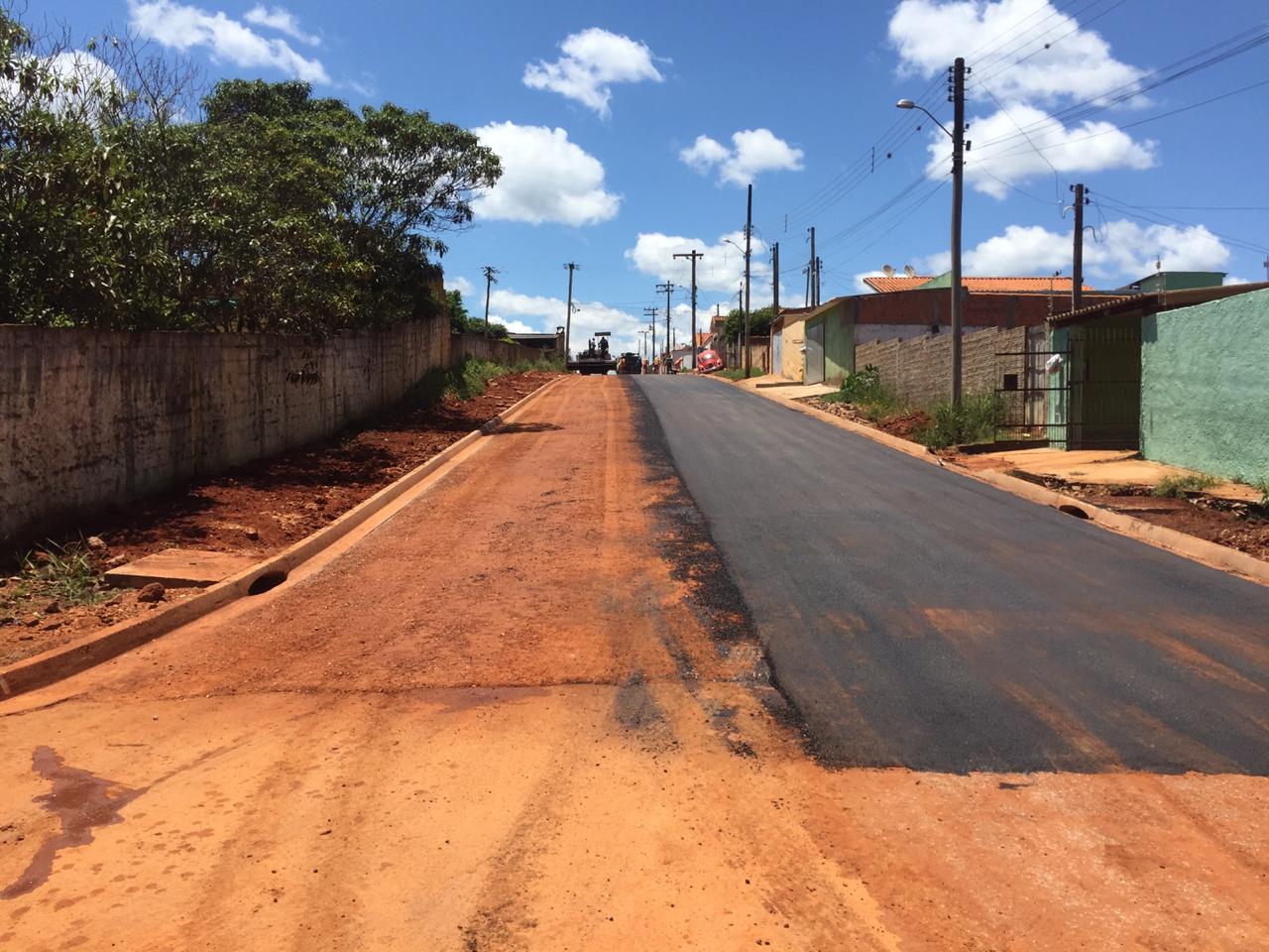Prefeitura de Itararé (SP) dá continuidade a obras de pavimentação no município