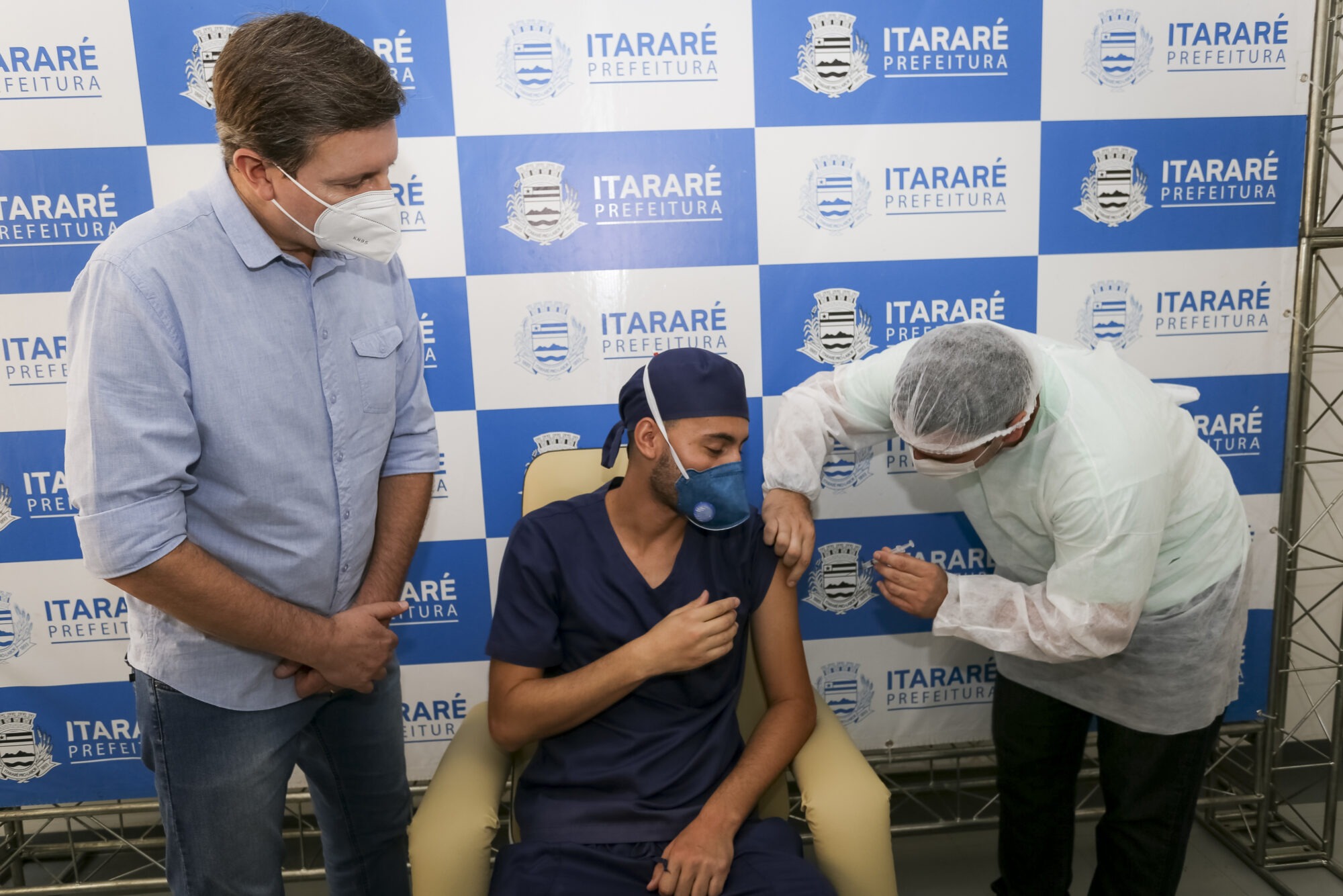 Profissionais de Saúde de Itararé (SP) recebem a segunda dose da vacina contra covid-19