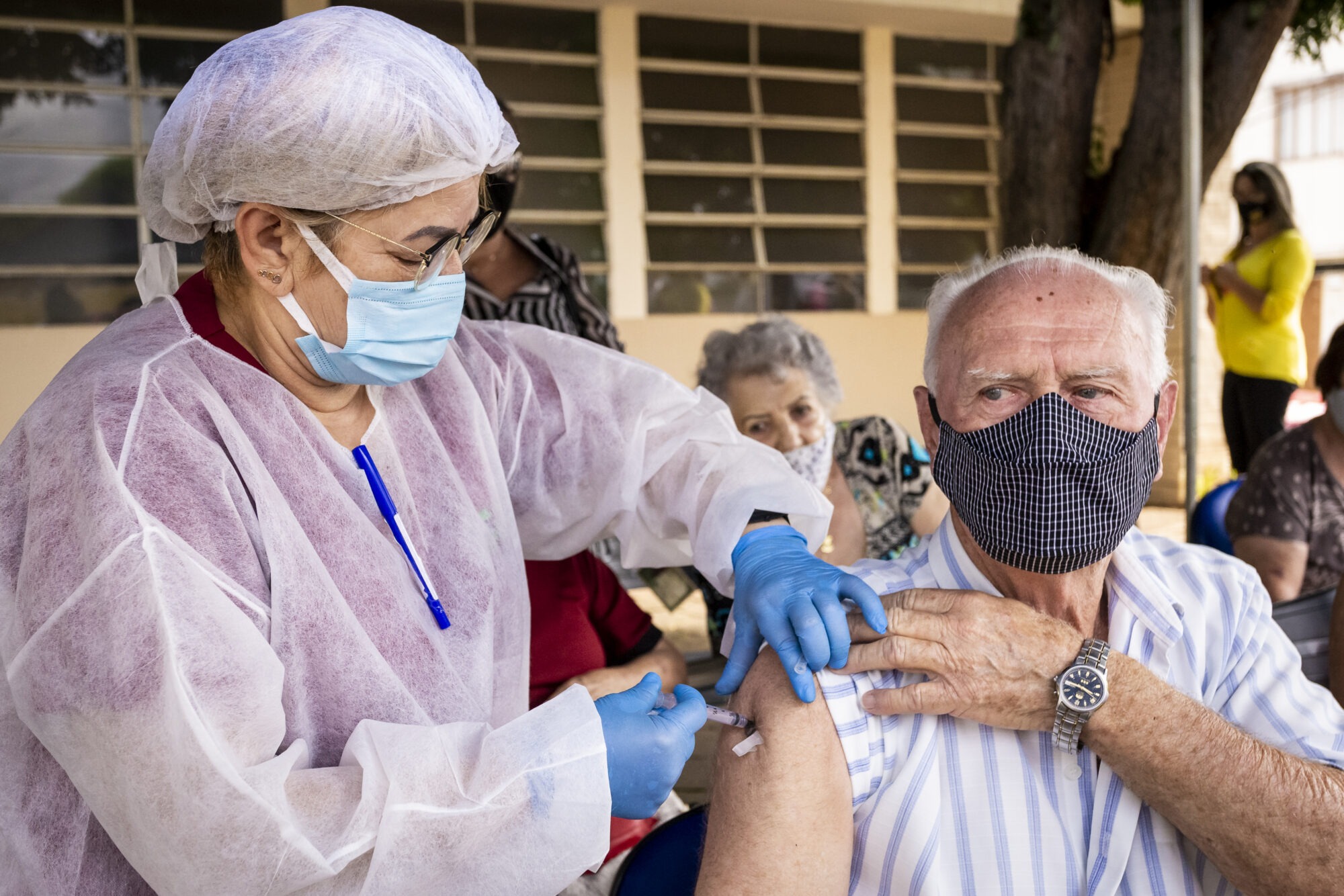 Calendário de vacinação: Idosos de 68 anos recebem a segunda dose da vacina contra covid-19 na próxima semana em Itararé (SP)