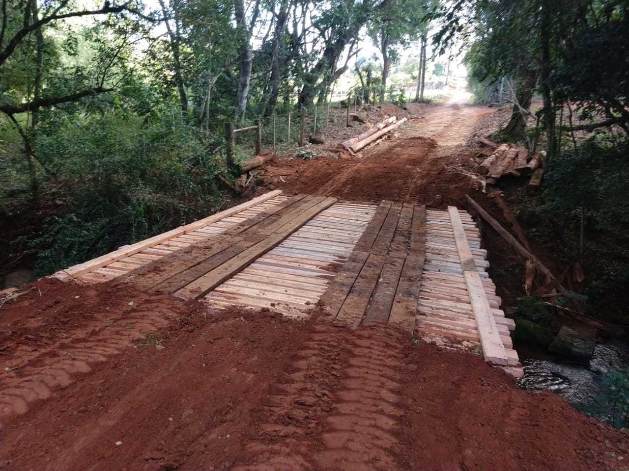 Prefeitura de Itararé (SP) realiza reforma da ponte Taquarussu