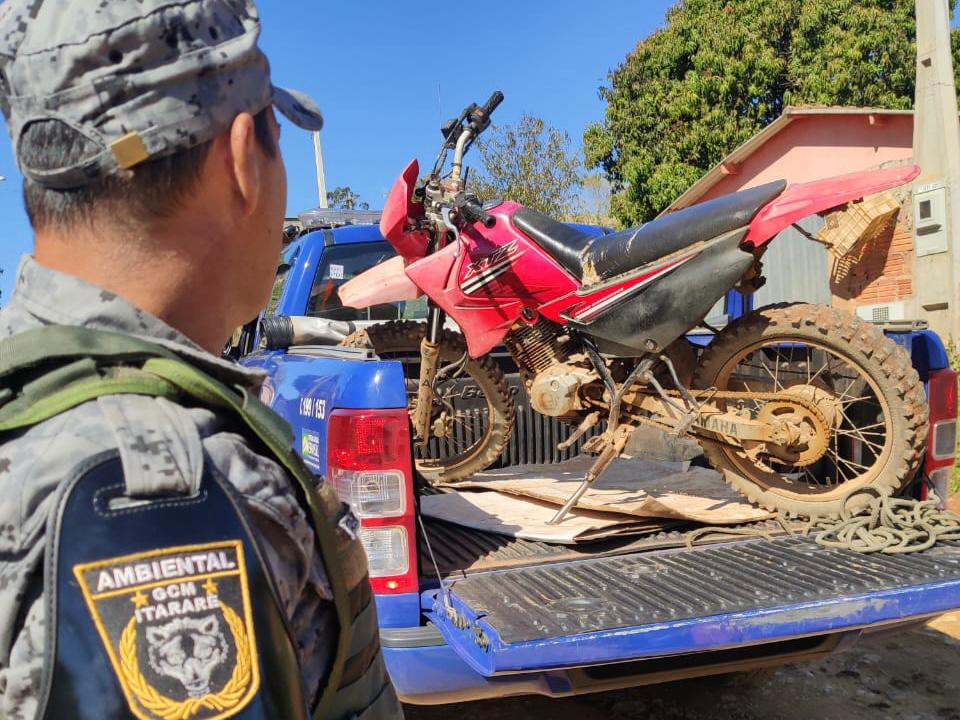 GCM de Itararé (SP) apreende duas motos por direção perigosa no bairro Pedra Branca