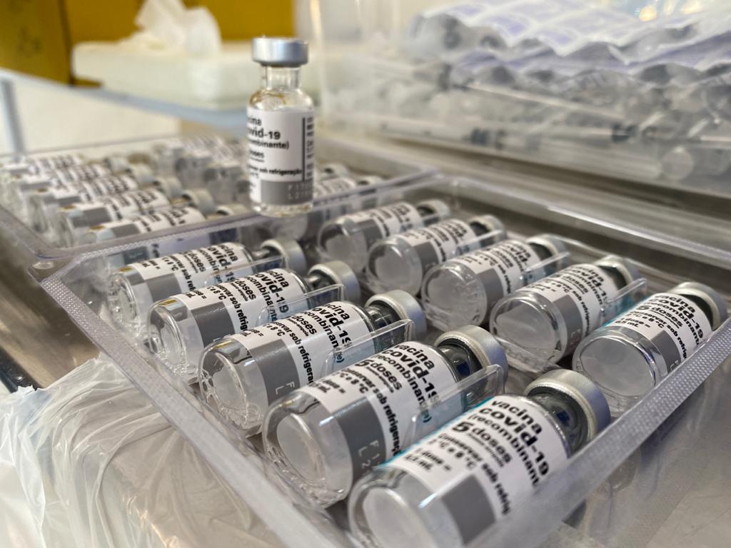 Calendário de vacinação: Idosos de 65 e 66 anos recebem a segunda dose da vacina contra a covid-19 nesta quinta (15) em Itararé (SP)