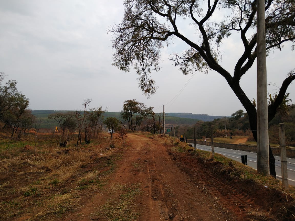 Prefeitura de Itararé (SP) inicia construção de nova estrada de acesso ao Parque da Barreira