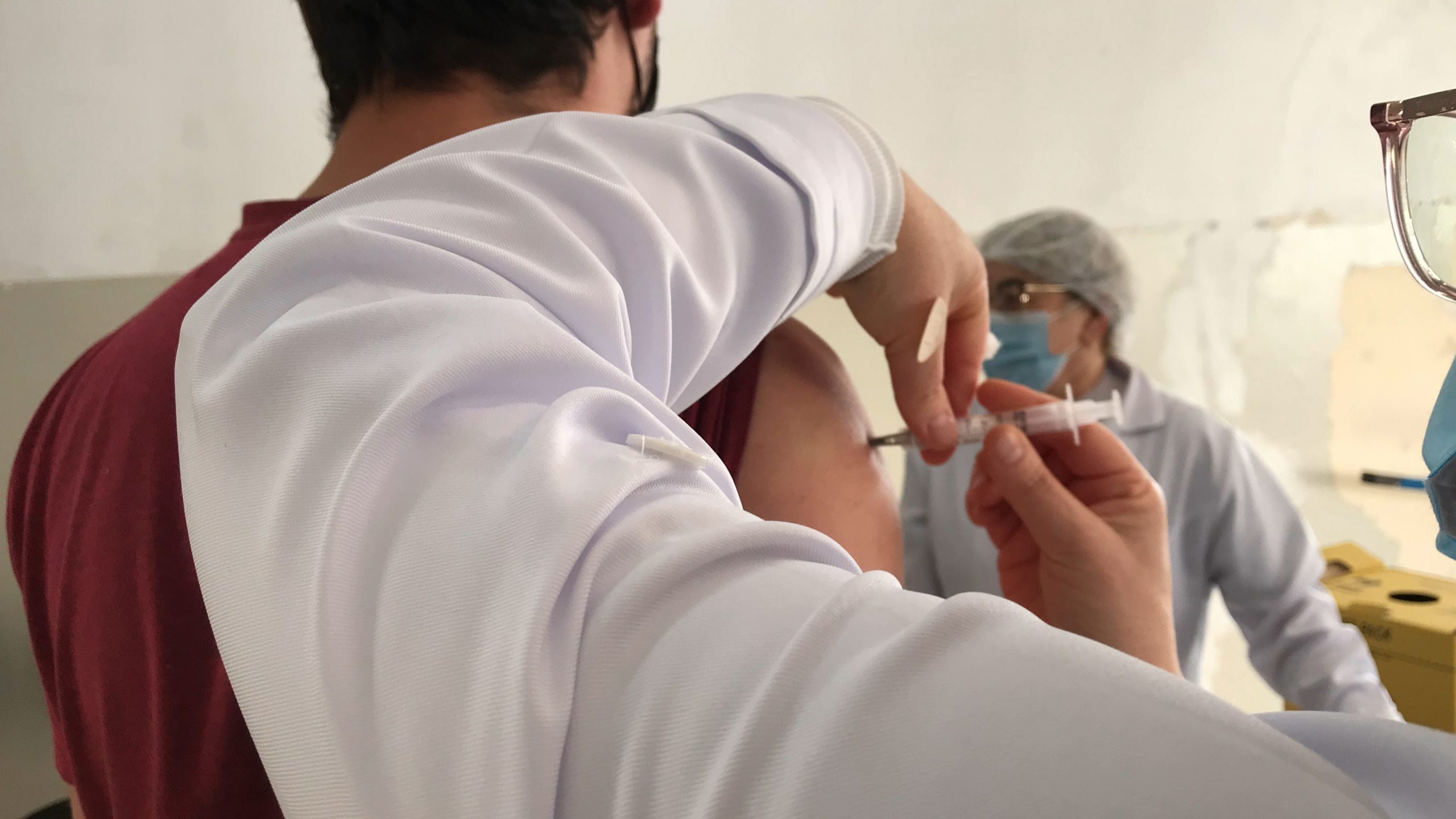 Calendário de vacinação: Pessoas de 22 anos recebem a primeira dose da vacina contra covid-19 nesta quinta (05) em Itararé (SP)