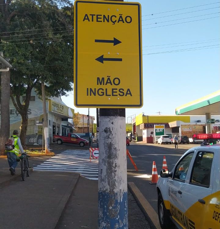 Avenida Gasparino Ferreira, no centro de Itararé (SP), tem novo sentido de tráfego