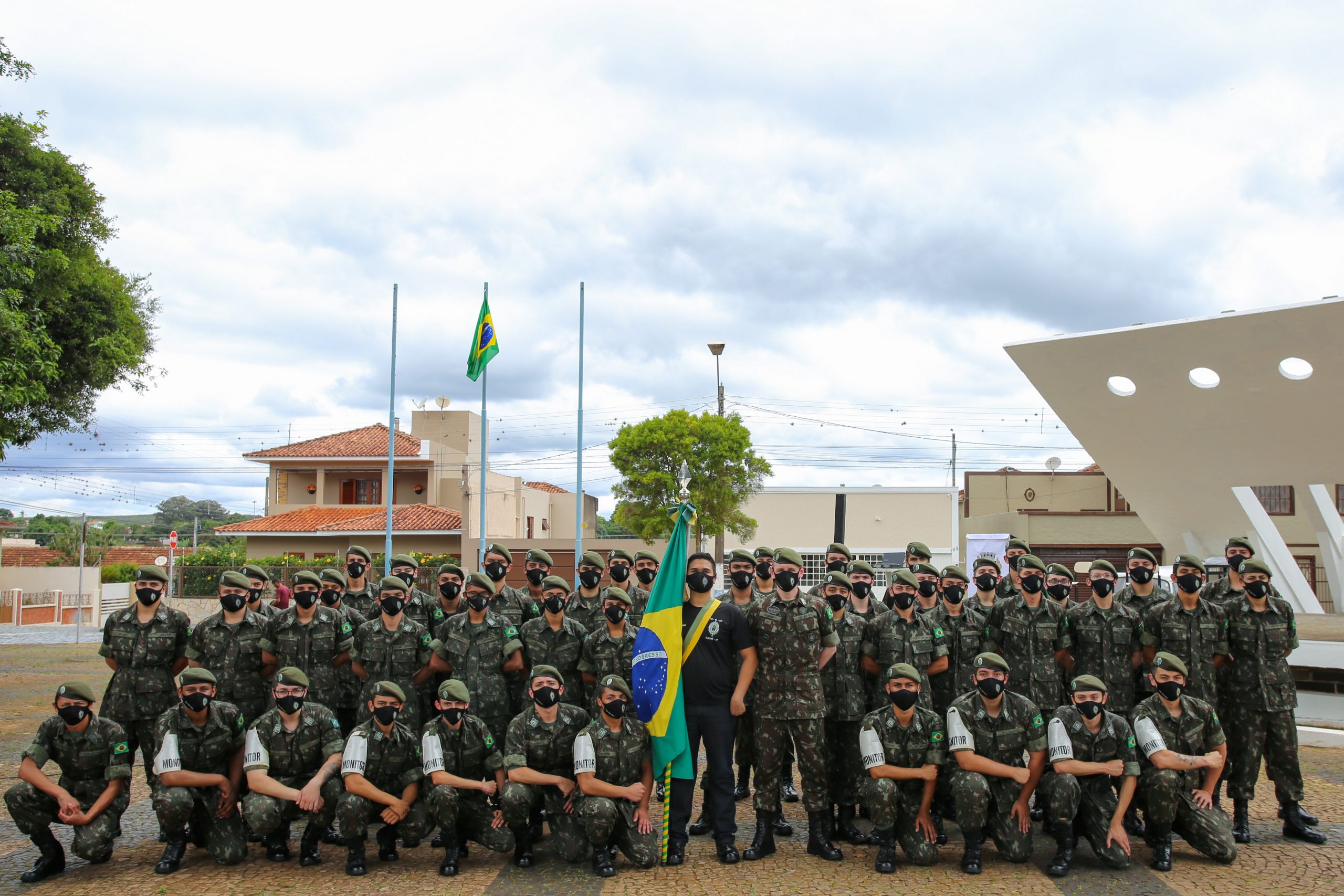 Em Itararé (SP), Tiro de Guerra 02-017 realiza solenidade em alusão ao Dia da Bandeira