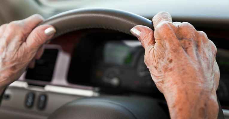 Em itararé (SP), motoristas com mais de 60 anos já podem emitir credencial de estacionamento