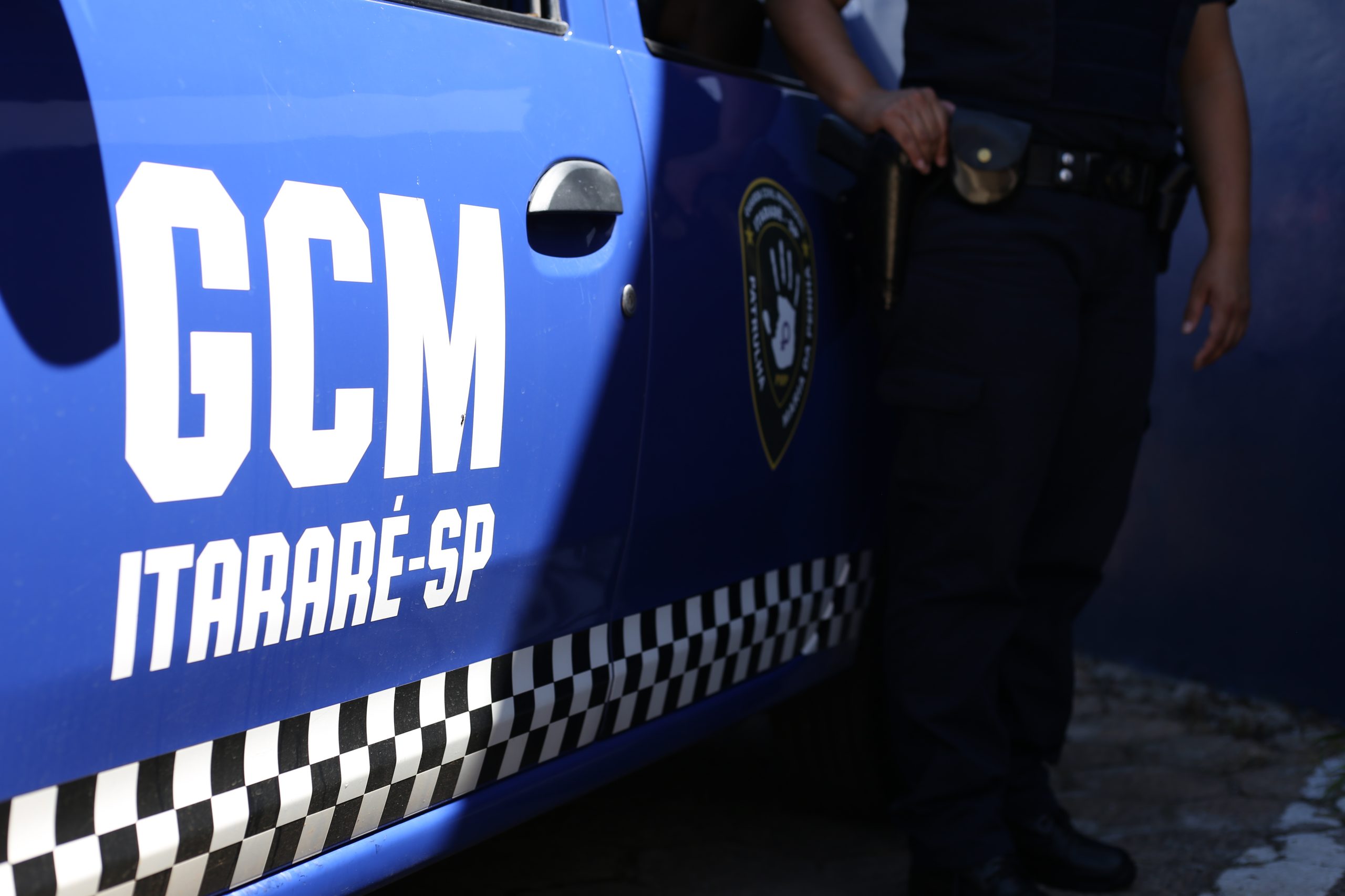 GCM de Itararé (SP) prende indivíduo em flagrante por violência doméstica