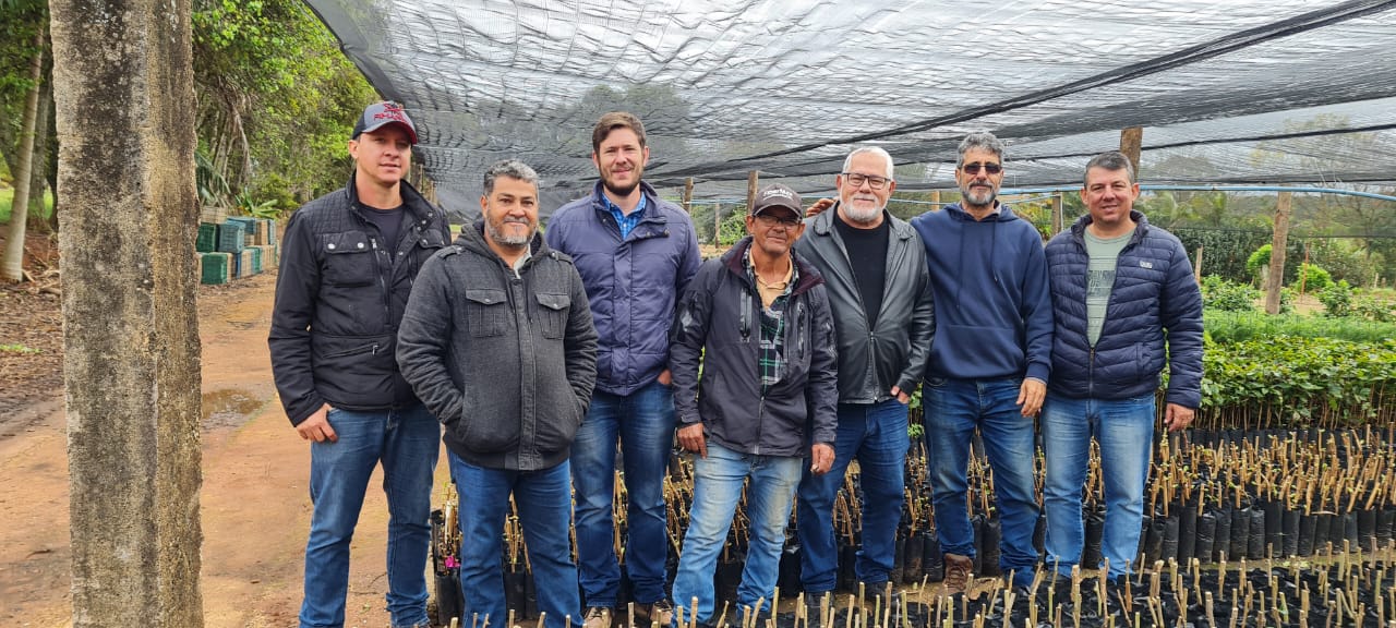 Agricultura de Itararé (SP) realiza visita técnica ao viveiro da CATI em Itaberá (SP)