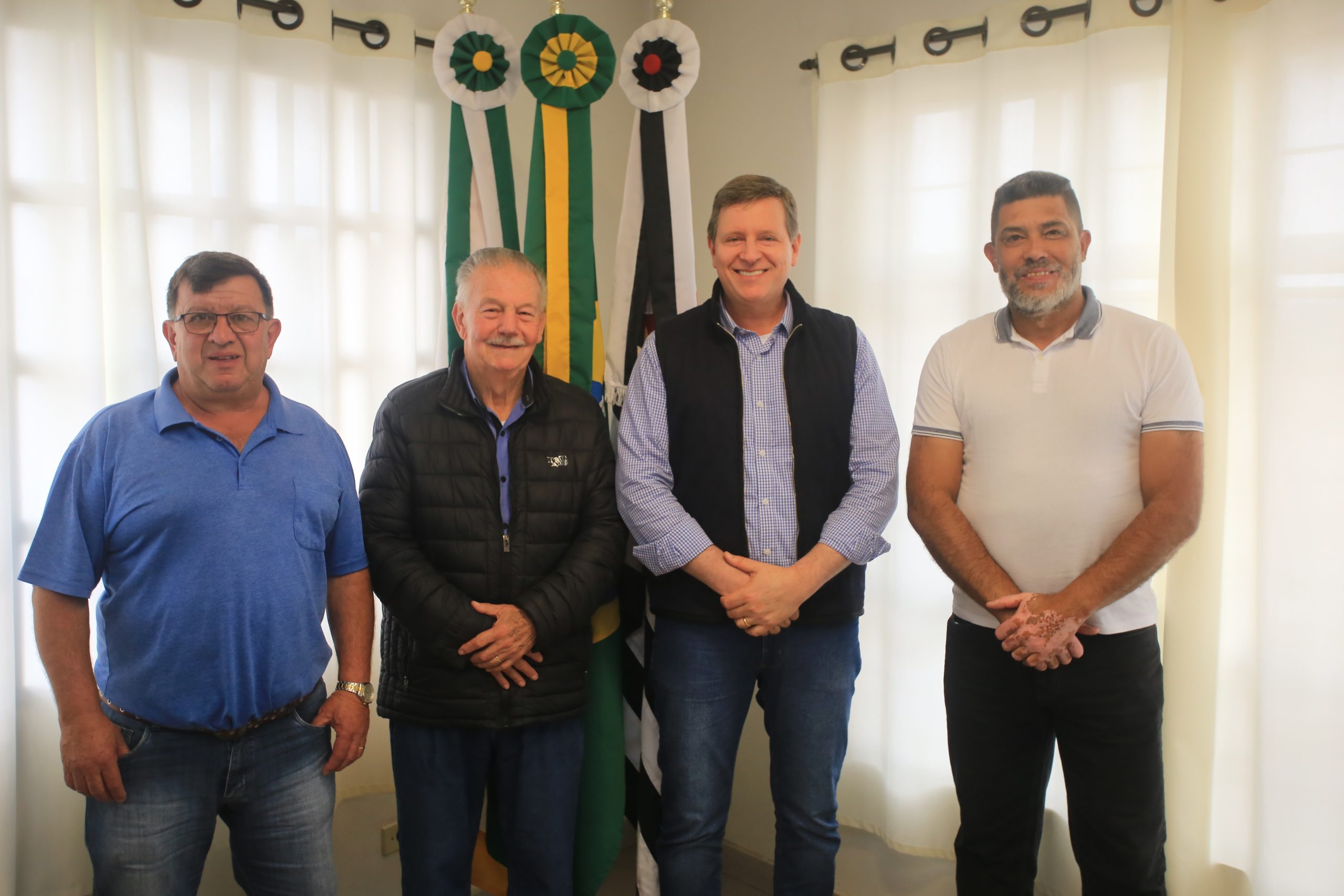 Prefeito de Itararé (SP) e presidente do Condersul, Heliton do Valle, realiza visita a municípios da região