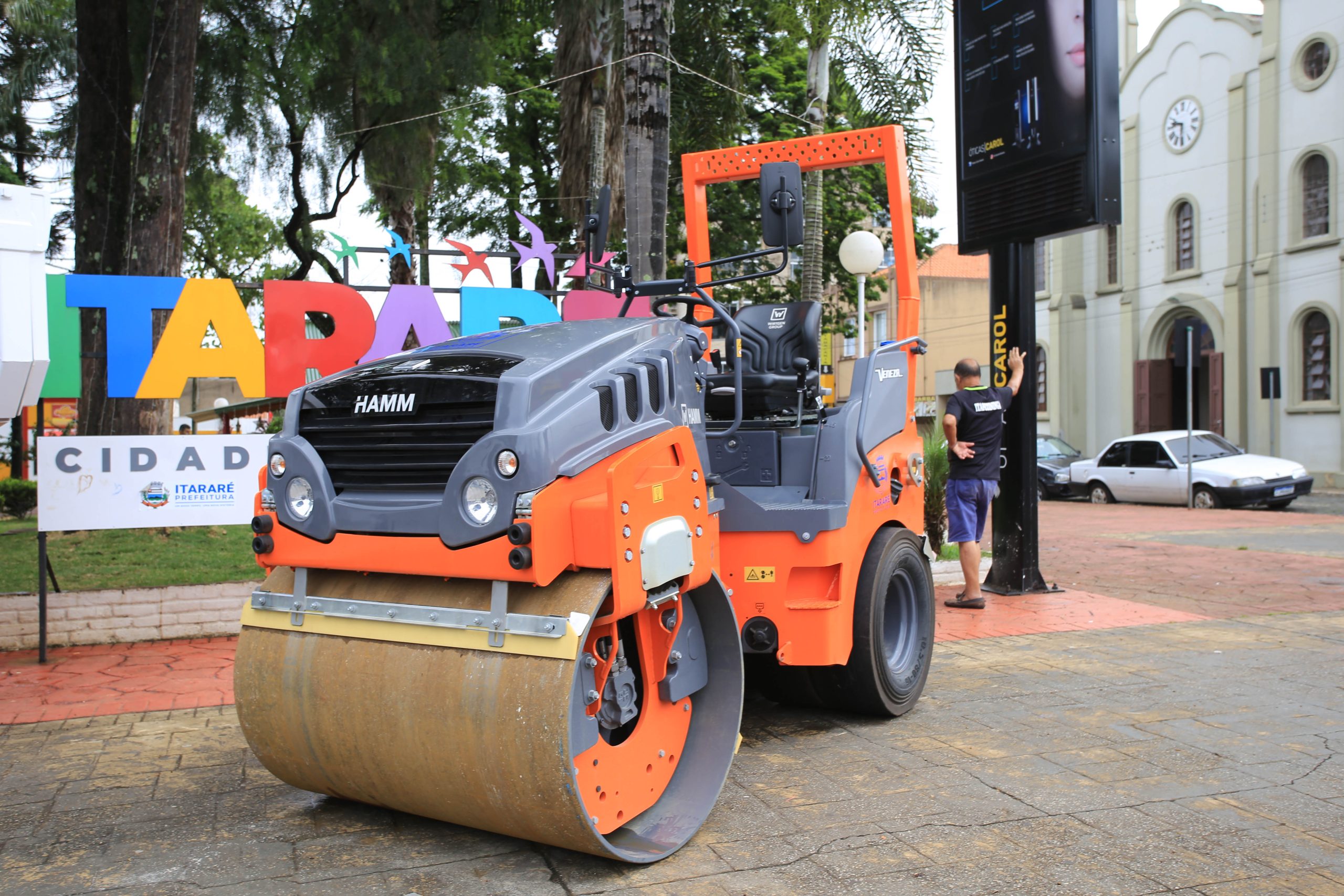 Prefeitura de Itararé (SP) conquista novo rolo compactador