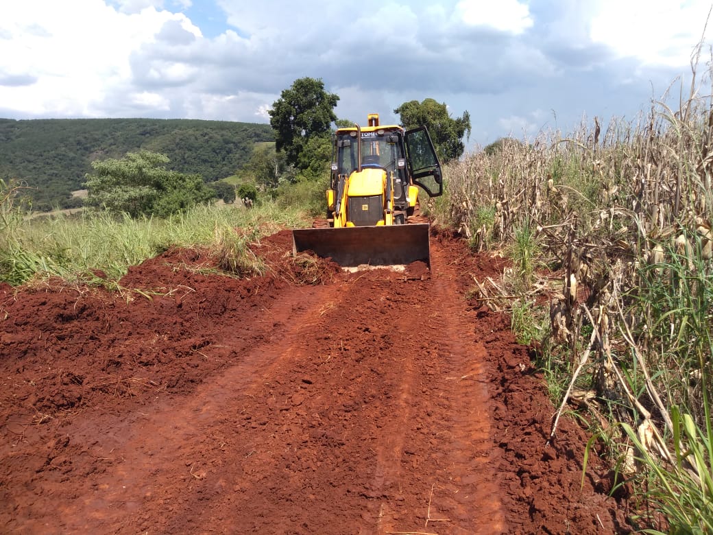 Prefeitura de Itararé (SP) realiza reparos emergenciais na zona rural