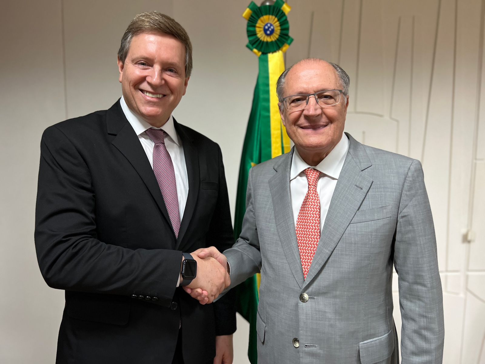 Prefeito de Itararé (SP), Heliton do Valle, reúne-se com presidente da República em exercício, Geraldo Alckmin