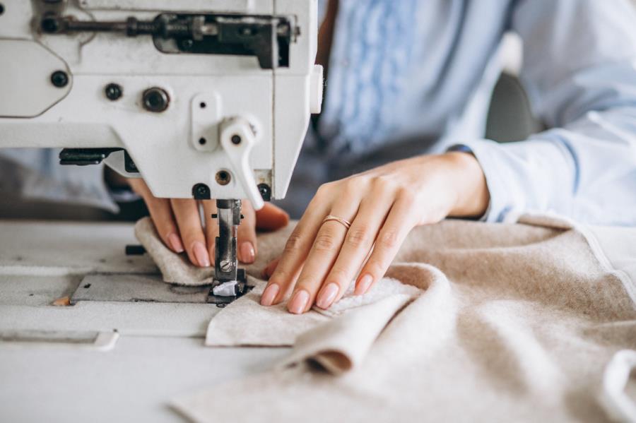 Fundo Social de Solidariedade de Itararé (SP) oferece cursos gratuitos profissionalizantes de costureiro e de manicure e pedicure