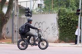 Prefeitura de Itararé (SP) orienta sobre novas regras para uso de bicicletas elétricas, ciclomotores e motonetas