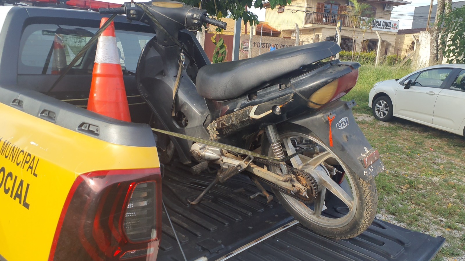 Demutran de Itararé (SP) prende homem em flagrante com motocicleta com chassi raspado 
