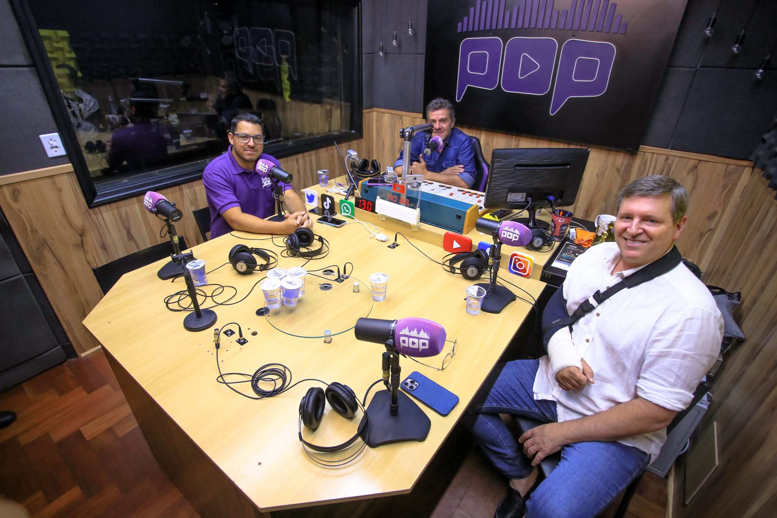 Prefeito de Itararé (SP) concede entrevista ao vivo à rádio POP FM de Itapeva (SP)