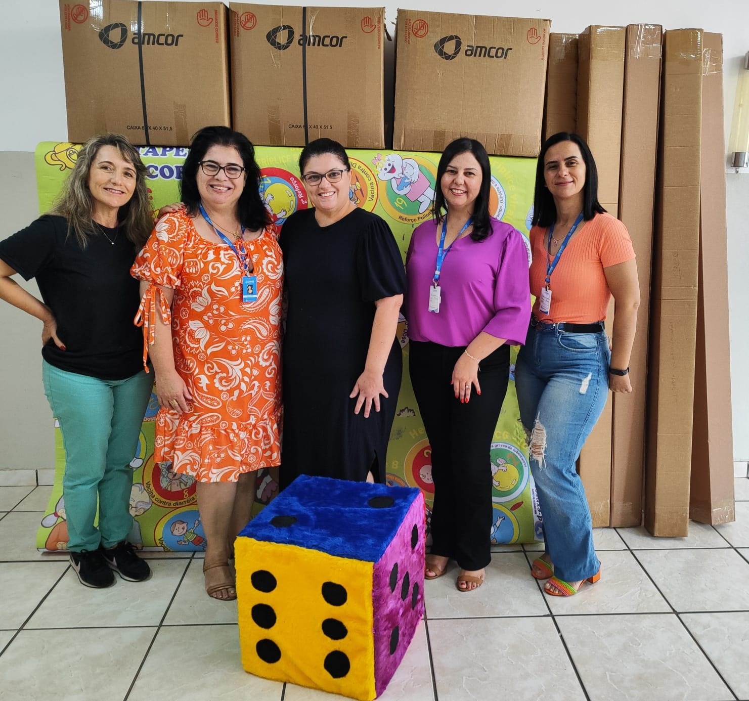 Saúde de Itararé (SP) entrega jogos educativos à Secretaria Municipal de Educação