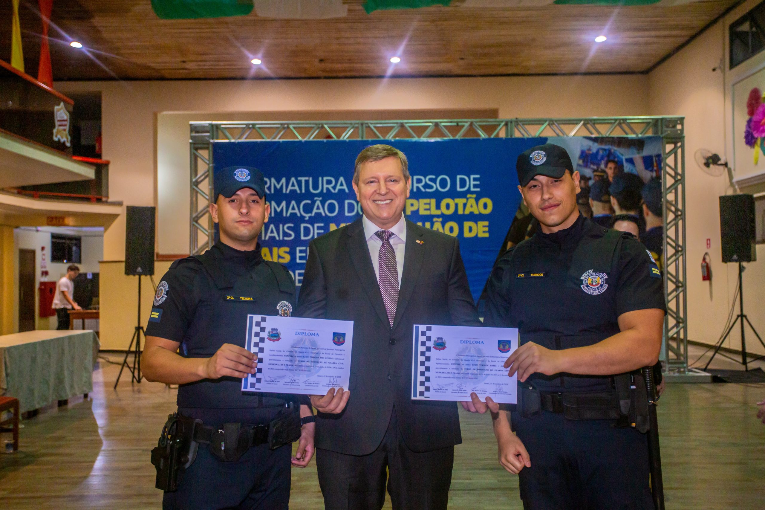 Prefeito de Itararé (SP) entrega nova viatura para a Patrulha Maria da Penha