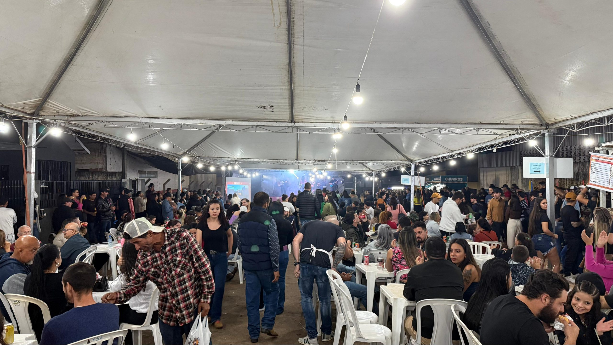 Festa do Divino começa com grande público em Itararé (SP)